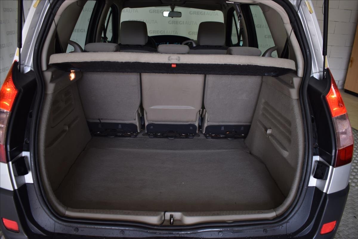 Renault Scénic MPV 1,6 l 83 kw