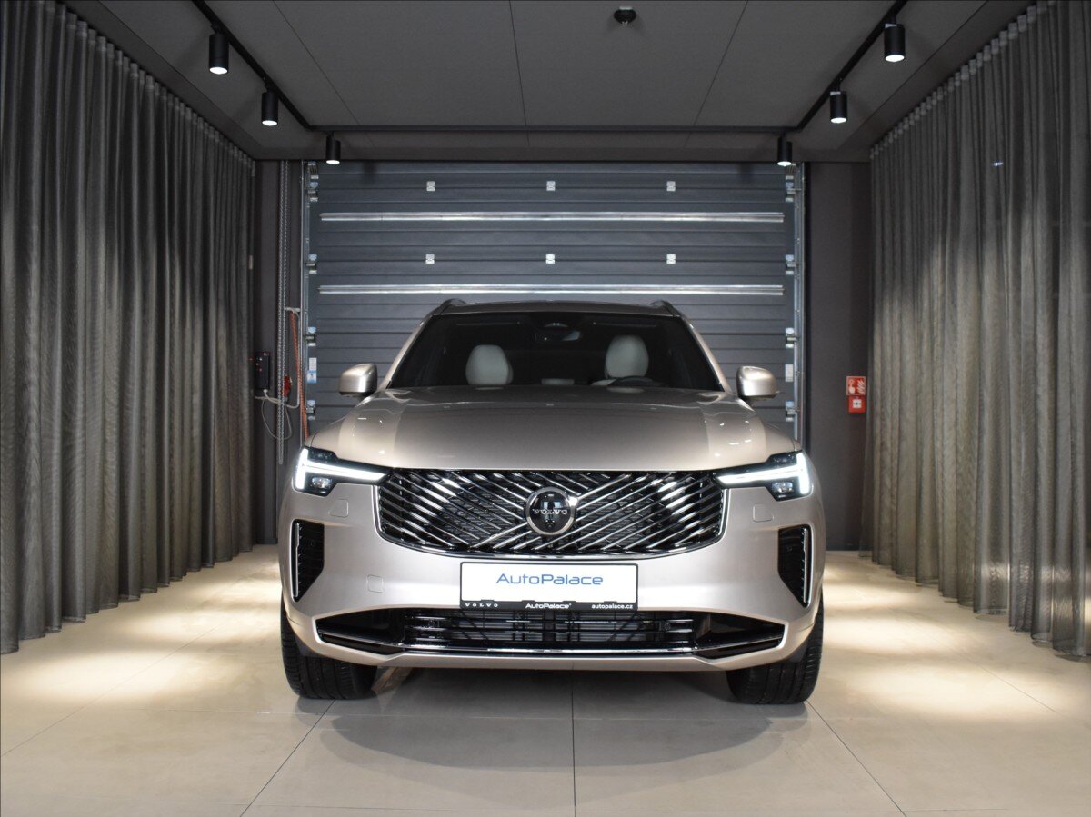 Volvo XC90 SUV / Terénní 2,0 l 184 kw