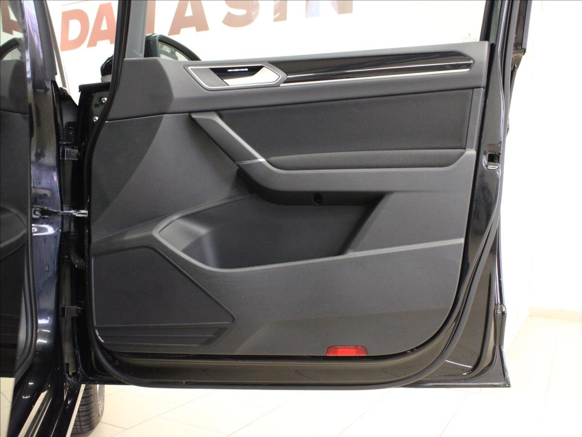 Volkswagen Touran MPV 1,5 l 110 kw