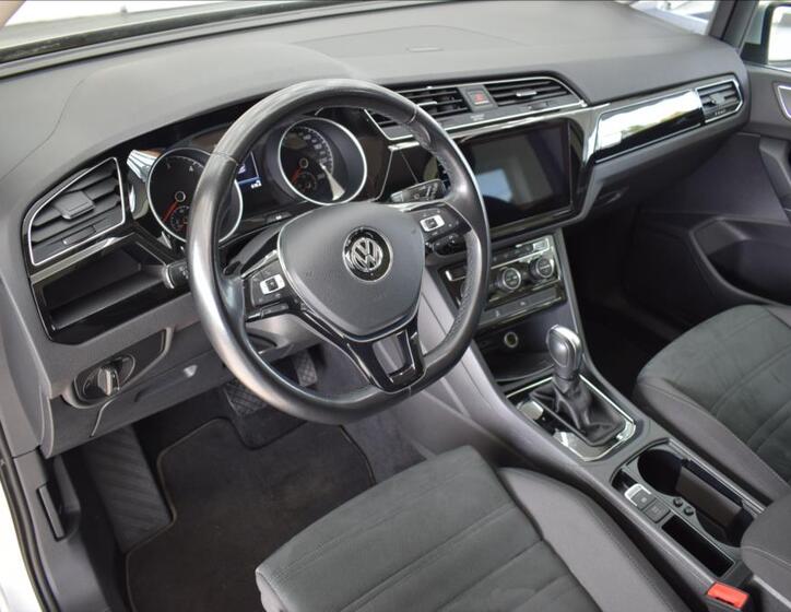 Volkswagen Touran 9