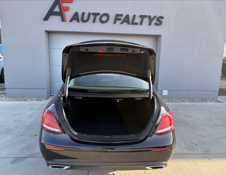 Mercedes-Benz Třídy E Sedan / Limuzína 2,0 l 143 kw