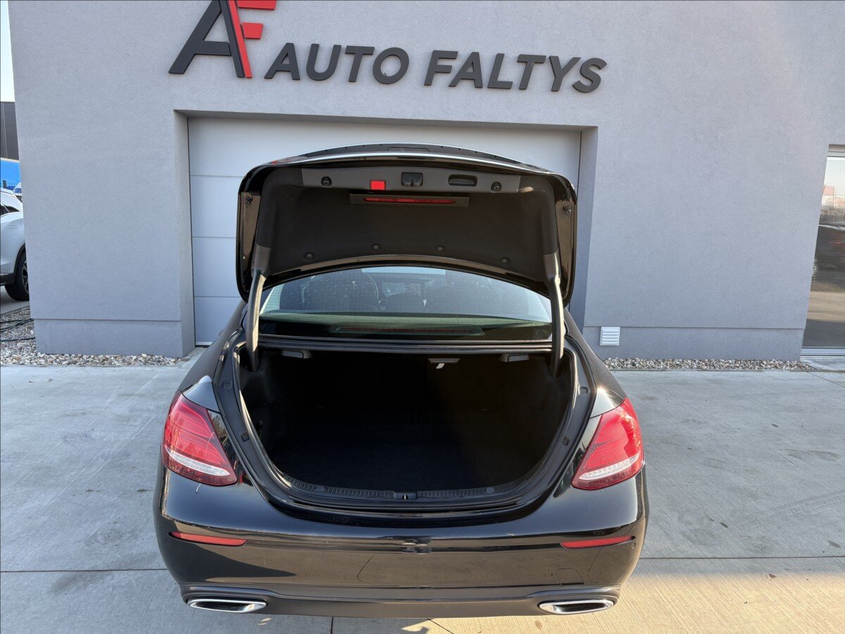 Mercedes-Benz Třídy E Sedan / Limuzína 2,0 l 143 kw