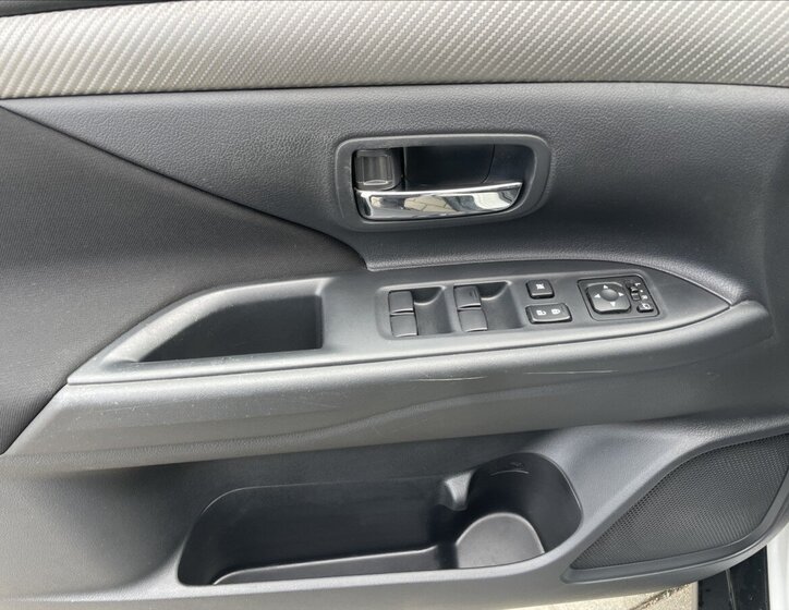 Mitsubishi Outlander SUV / Terénní 2,3 l 110 kw