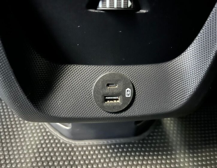 Ford Mustang Mach-E SUV / Terénní 0,0 198 kw