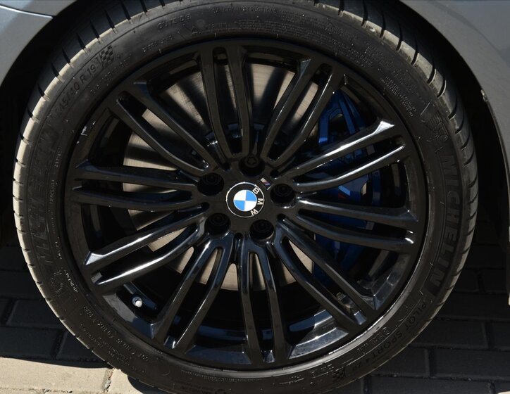 BMW Řada 5 Sedan / Limuzína 3,0 l 250 kw