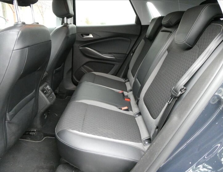 Opel Grandland X SUV / Terénní 1,2 l 96 kw