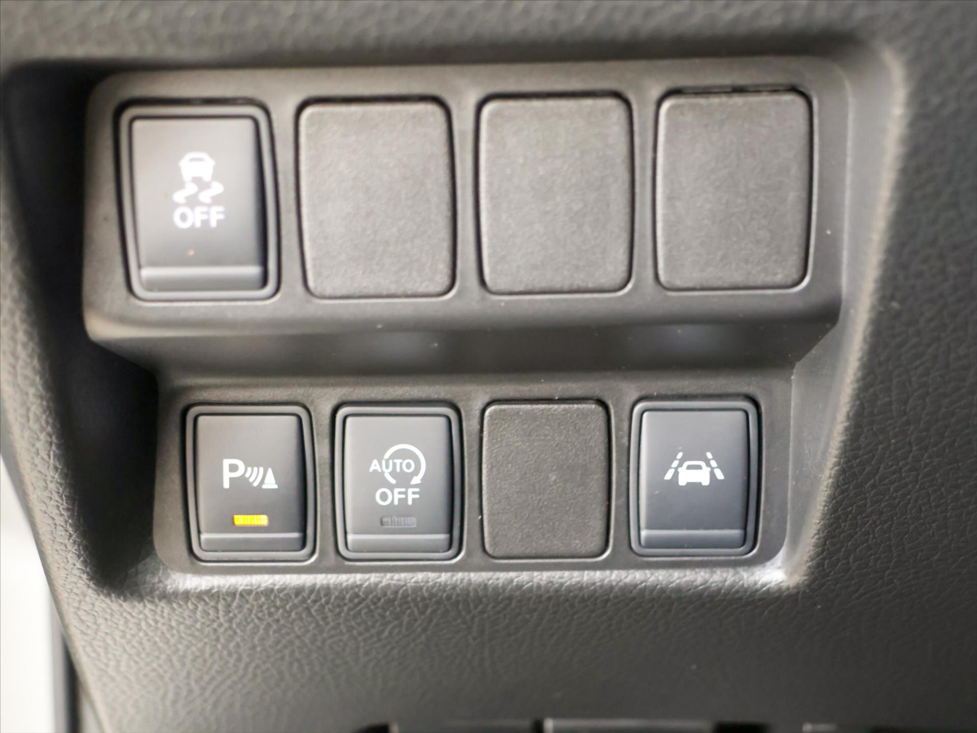 Nissan Qashqai SUV / Terénní 1,2 l 85 kw