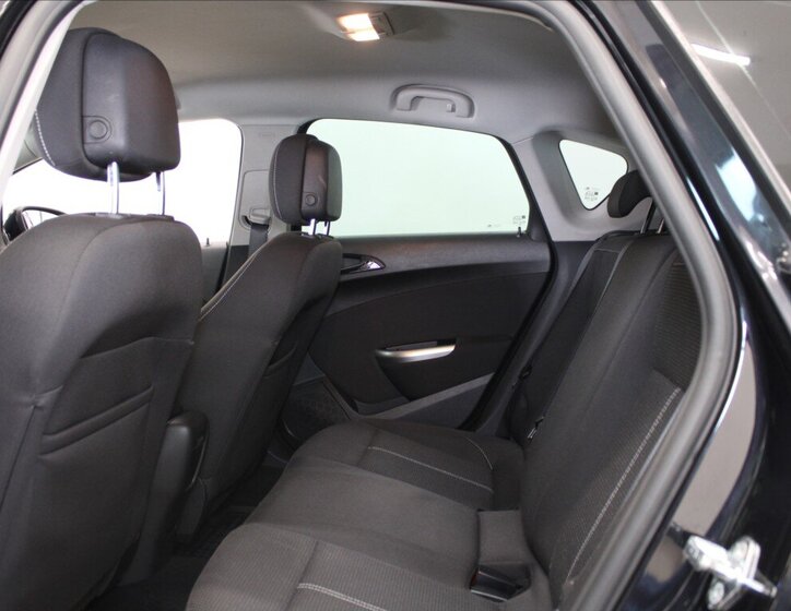 Opel Astra Kombi 2,0 l 118 kw