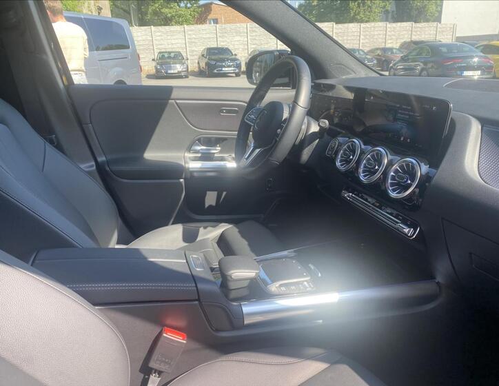 Mercedes-Benz GLA 13