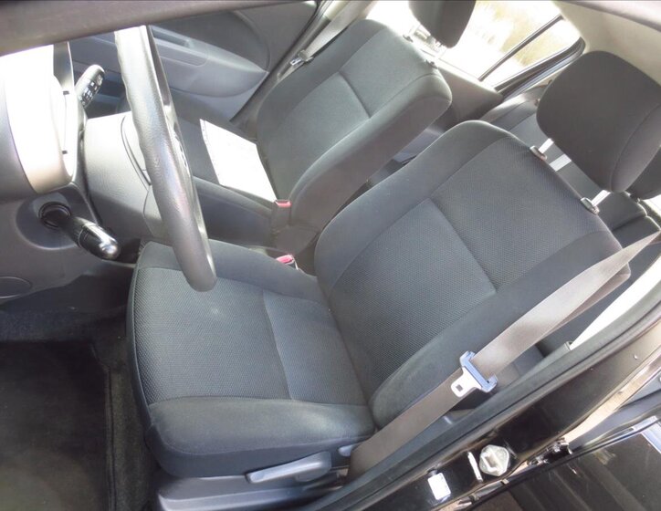 Subaru Justy Hatchback 998,0 51 kw