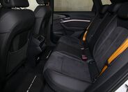 Audi e-tron 10