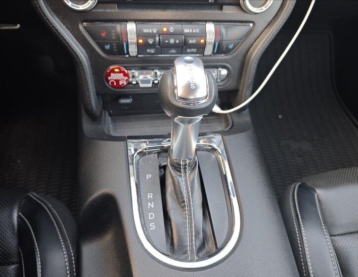 Ford Mustang Kupé 5,0 l 310 kw