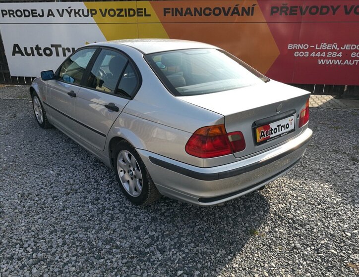BMW Řada 3 Sedan / Limuzína 2,0 l 100 kw