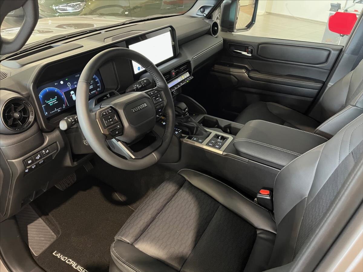 Toyota Land Cruiser SUV 2,8 l 150 kw