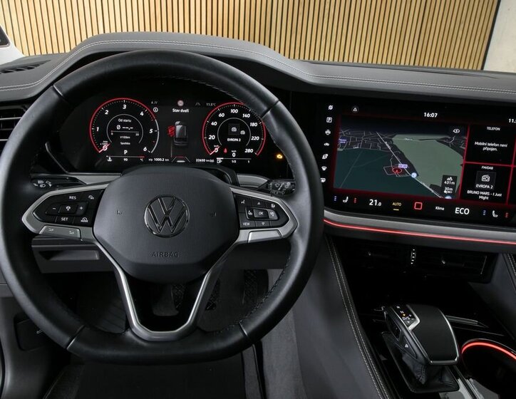 Volkswagen Touareg SUV / Terénní 3,0 l 210 kw