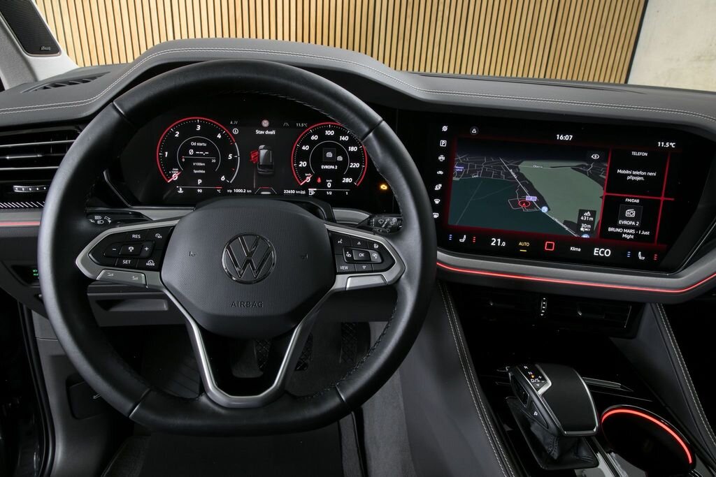 Volkswagen Touareg SUV / Terénní 3,0 l 210 kw