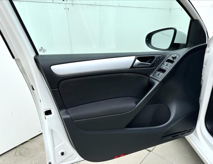 Volkswagen Golf Hatchback 1,6 l 75 kw