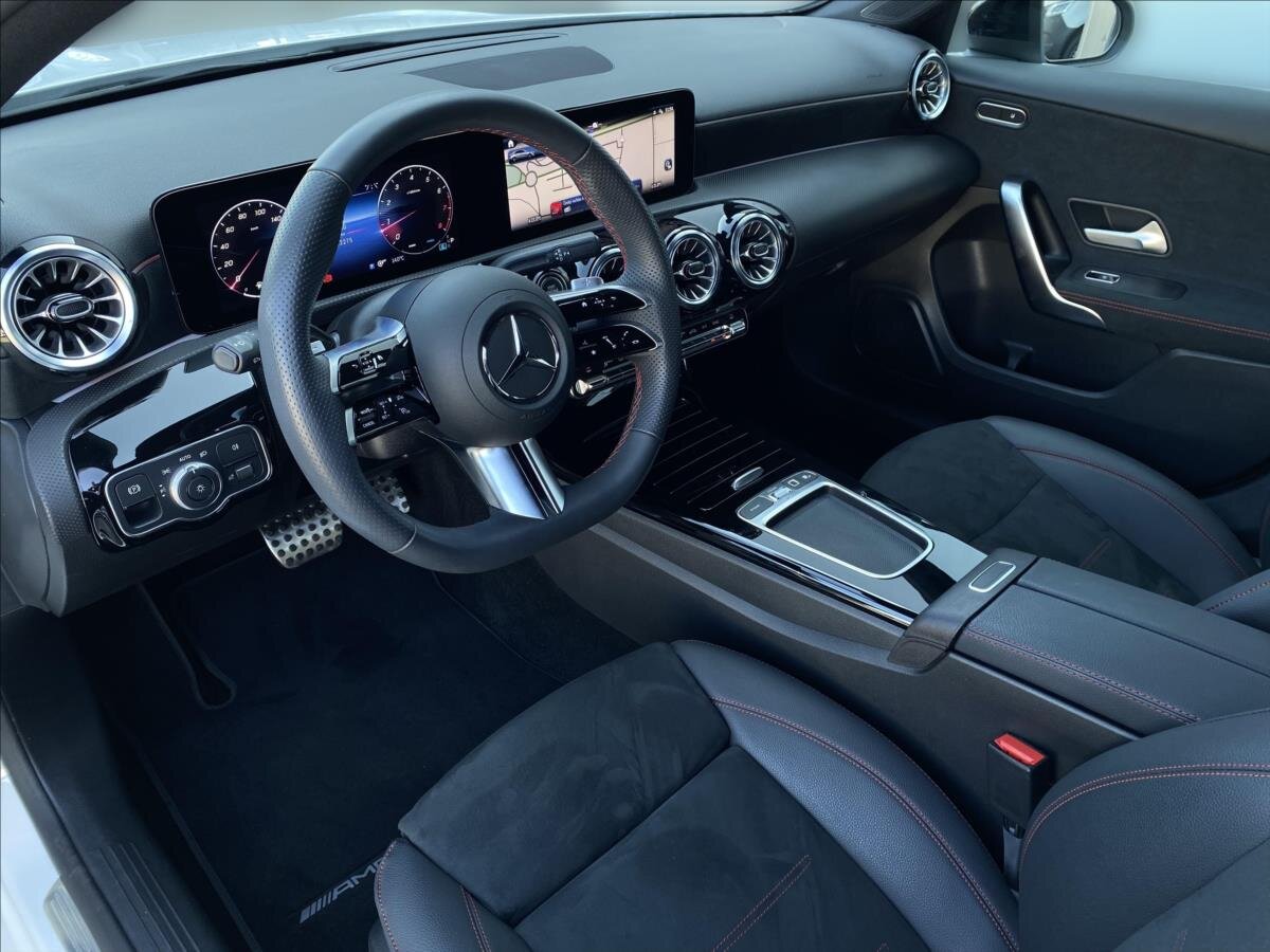 Mercedes-Benz Třídy A Sedan / Limuzína 1,3 l 120 kw