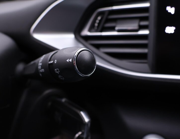 Peugeot 308 Kombi 1,2 l 96 kw