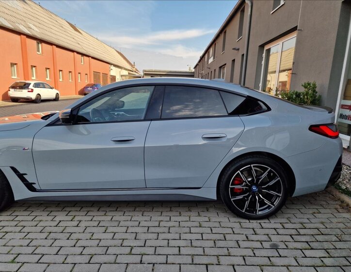 BMW i4 Sedan / Limuzína 0,0 400 kw