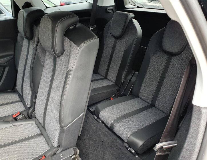 Peugeot 5008 SUV / Terénní 1,5 l 96 kw