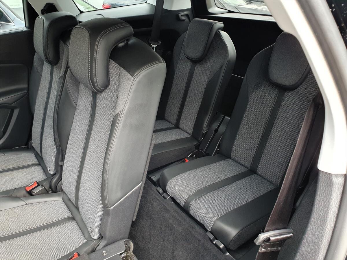 Peugeot 5008 SUV / Terénní 1,5 l 96 kw