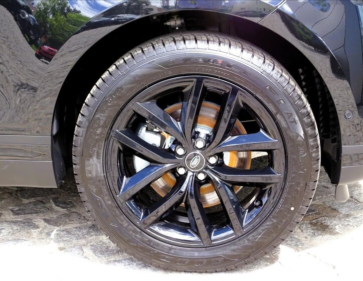 Land Rover Range Rover Velar SUV 2,0 l 150 kw