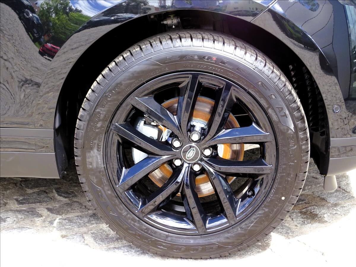 Land Rover Range Rover Velar SUV 2,0 l 150 kw
