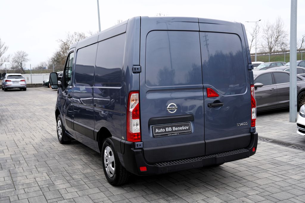 Nissan NV400