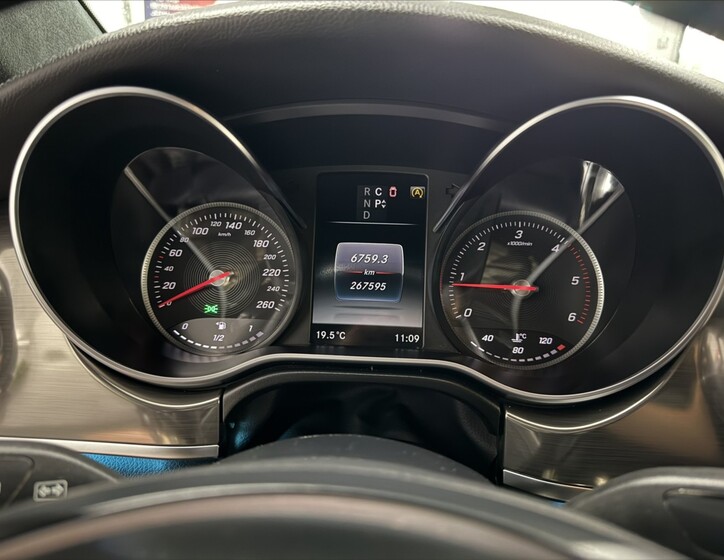 Mercedes-Benz Třídy V 12