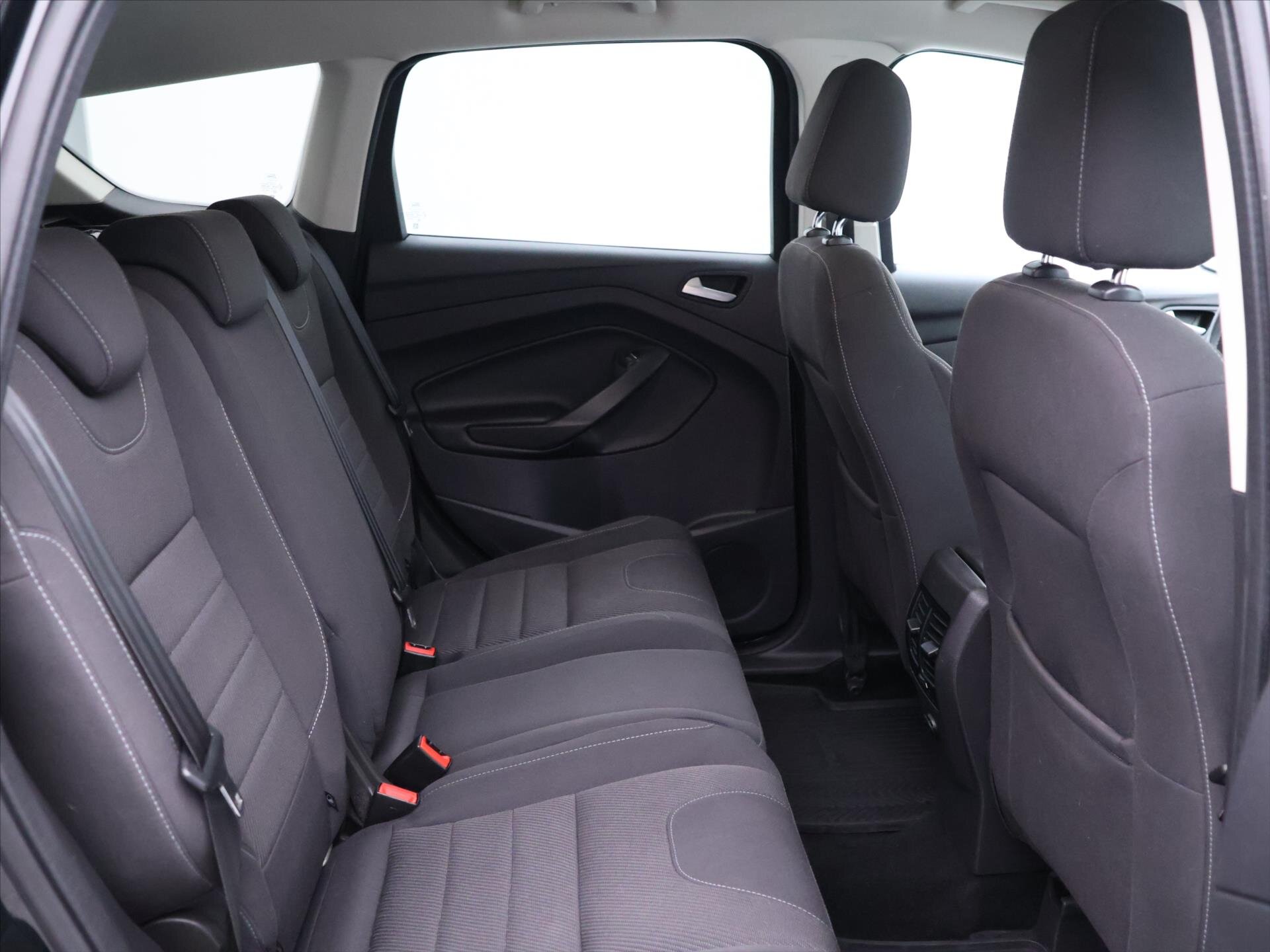 Ford Kuga SUV / Terénní 1,5 l 110 kw