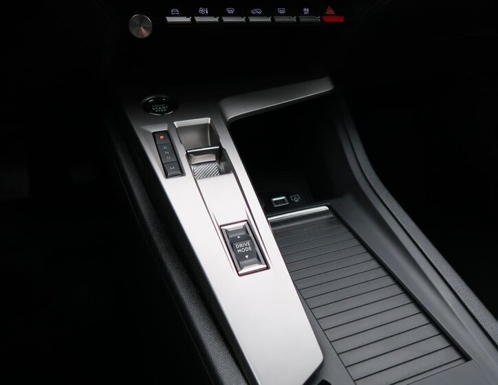 Peugeot 408 Liftback 1,2 l 96 kw