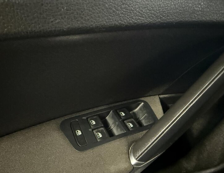 Volkswagen Golf Kombi 999,0 85 kw