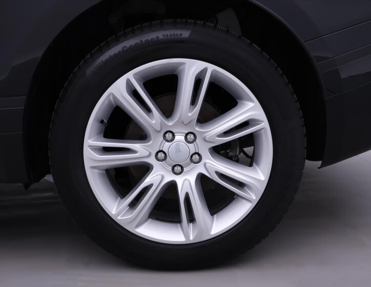 Land Rover Range Rover Velar SUV / Terénní 2,0 l 150 kw
