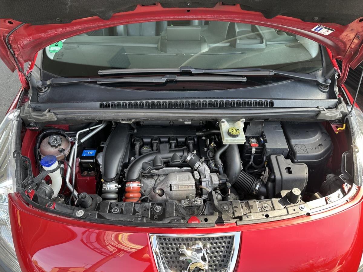 Peugeot 3008 MPV 1,6 l 115 kw