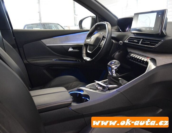 Peugeot 5008 MPV 1,5 l 96 kw