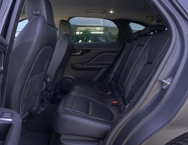 Jaguar F-Pace SUV / Terénní 2,0 l 184 kw