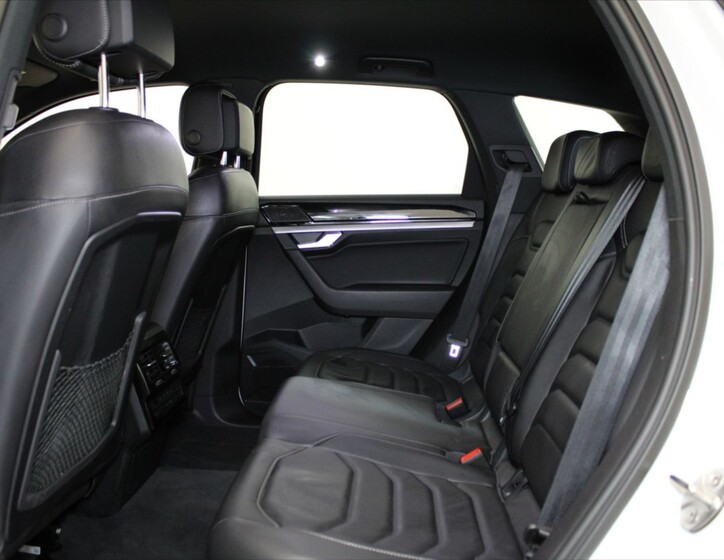 Volkswagen Touareg 7