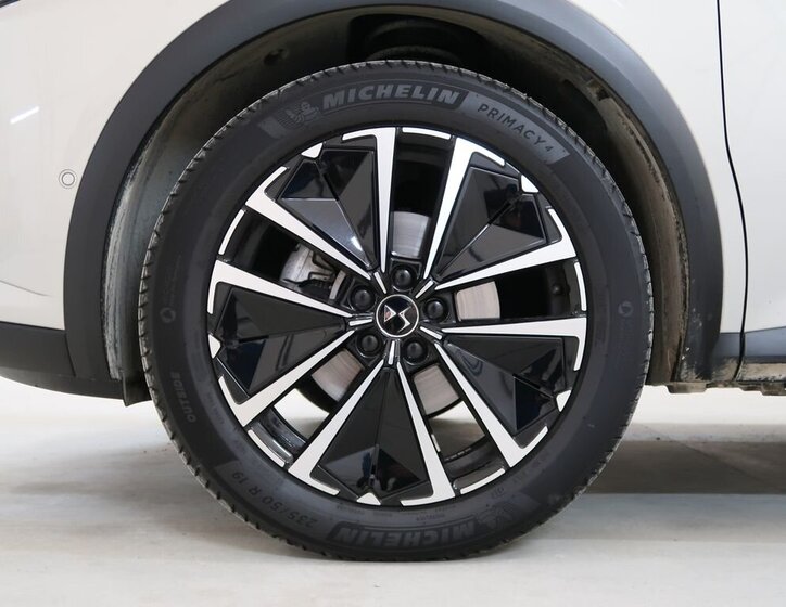 DS Automobiles DS7 Crossback 12