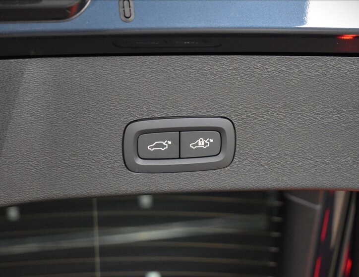 Volvo EC40 SUV 0,0 185 kw