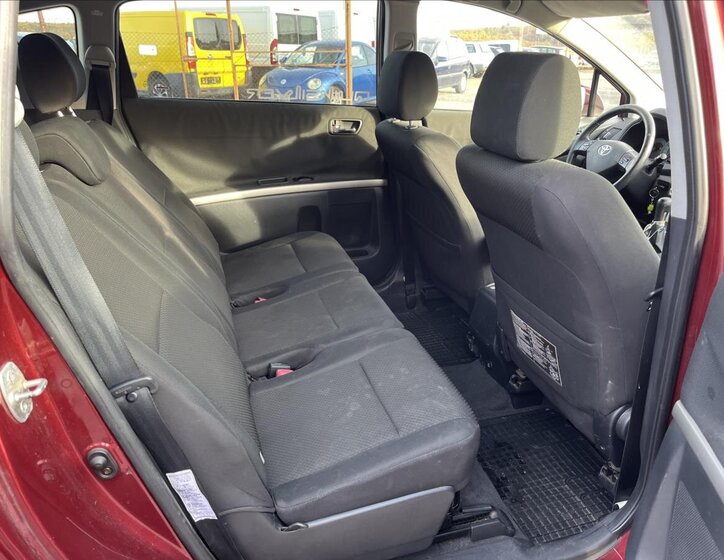 Toyota Corolla Verso 12