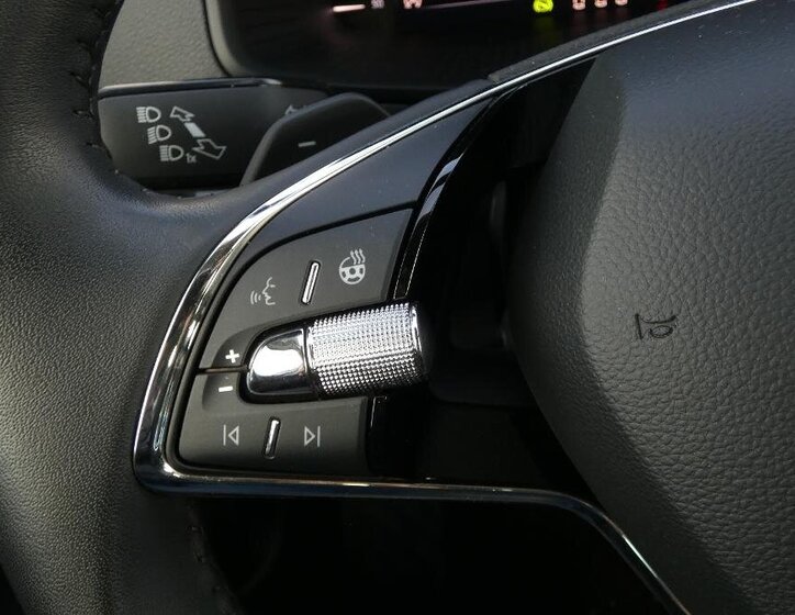 Škoda Karoq SUV / Terénní 1,5 l 110 kw