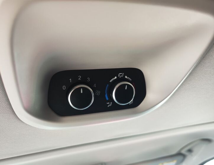 Ford Tourneo Custom 15