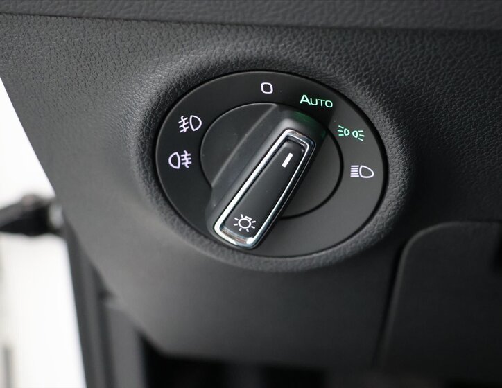 Škoda Karoq SUV / Terénní 1,6 l 85 kw