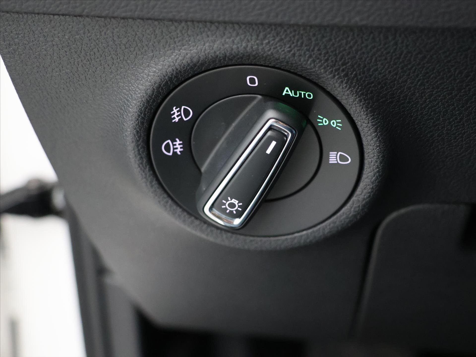 Škoda Karoq SUV / Terénní 1,6 l 85 kw