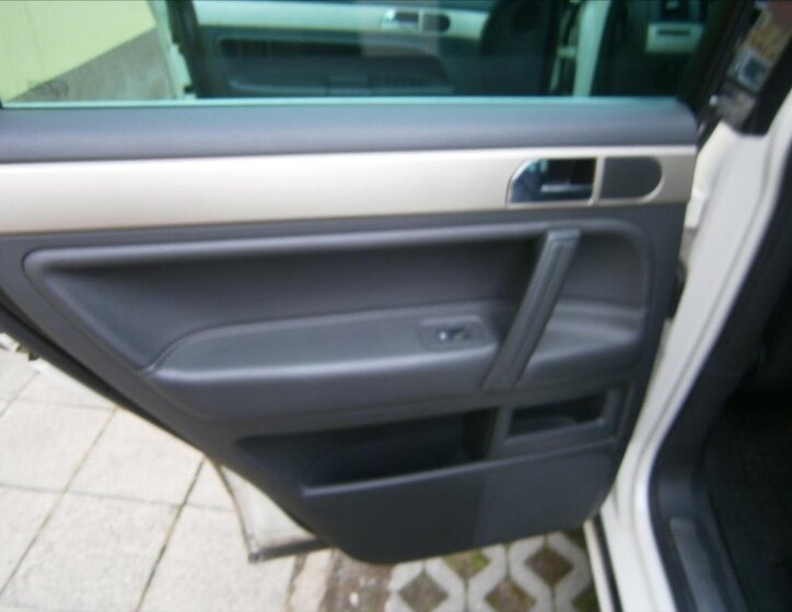 Volkswagen Touareg 11