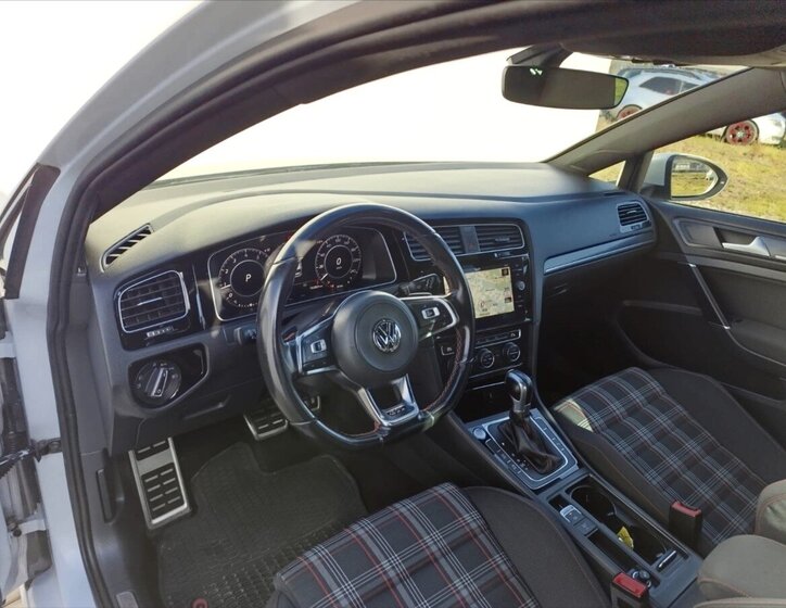 Volkswagen Golf Hatchback 2,0 l 180 kw