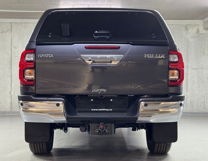 Toyota Hilux Pick-up 2,8 l 150 kw