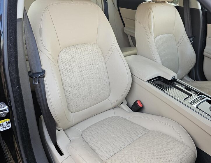 Jaguar XF Sedan 2,0 l 177 kw