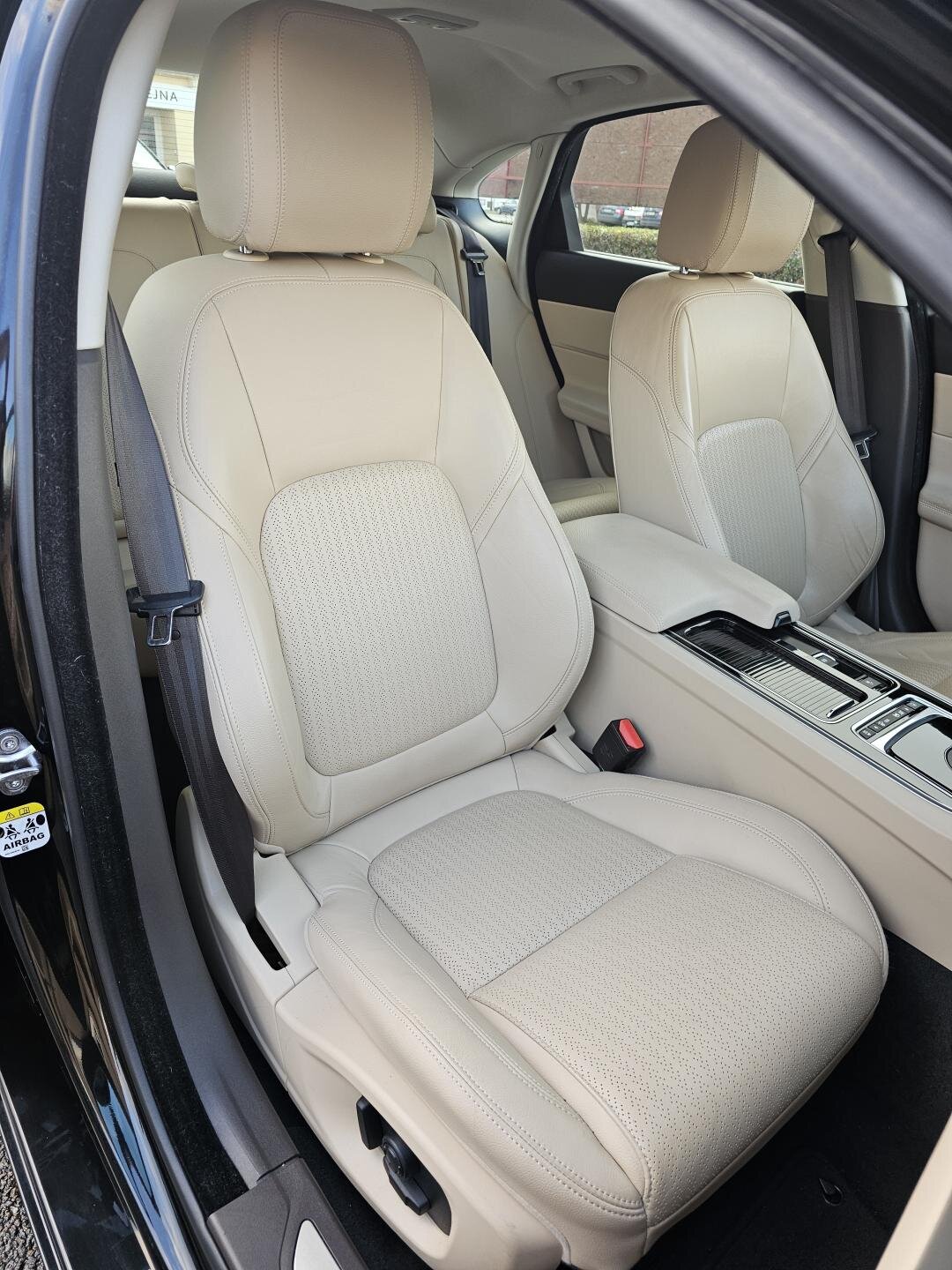 Jaguar XF Sedan 2,0 l 177 kw